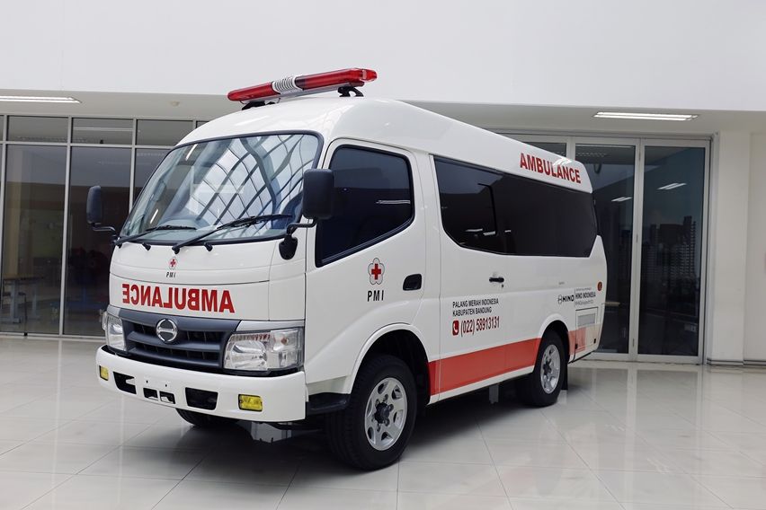 Hino Tunjukkan Fleksibilitas Kendaraan Mereka Hino ambulans