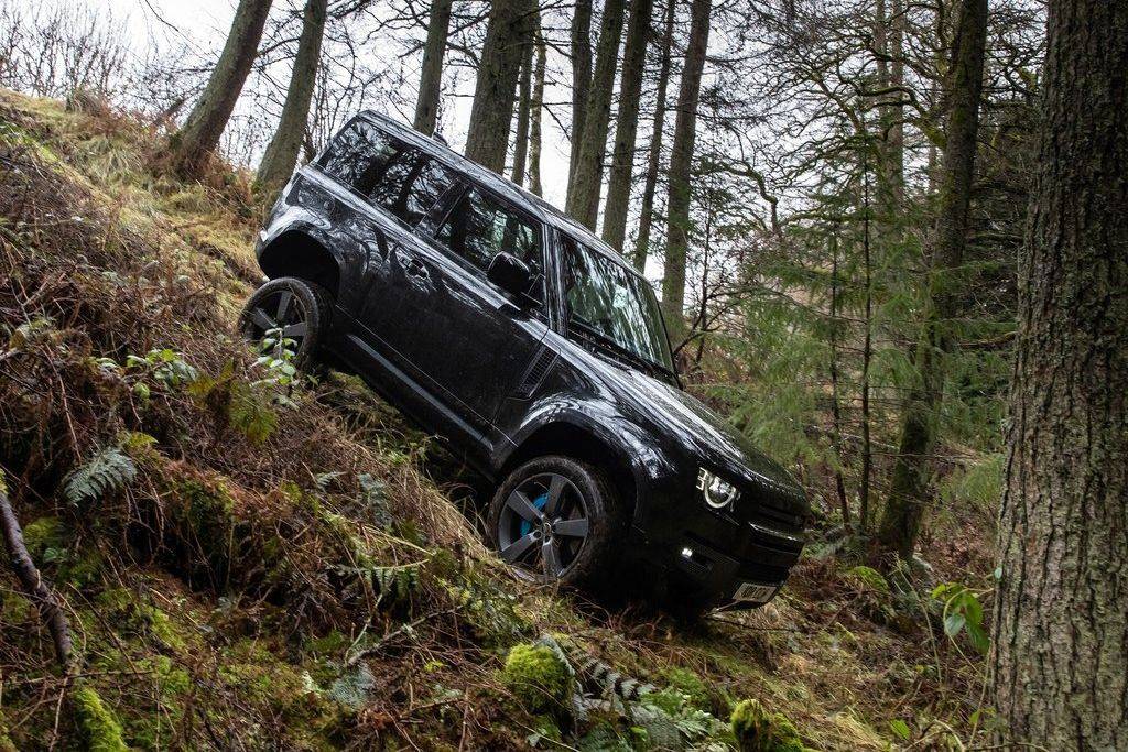 Land rover defender 130