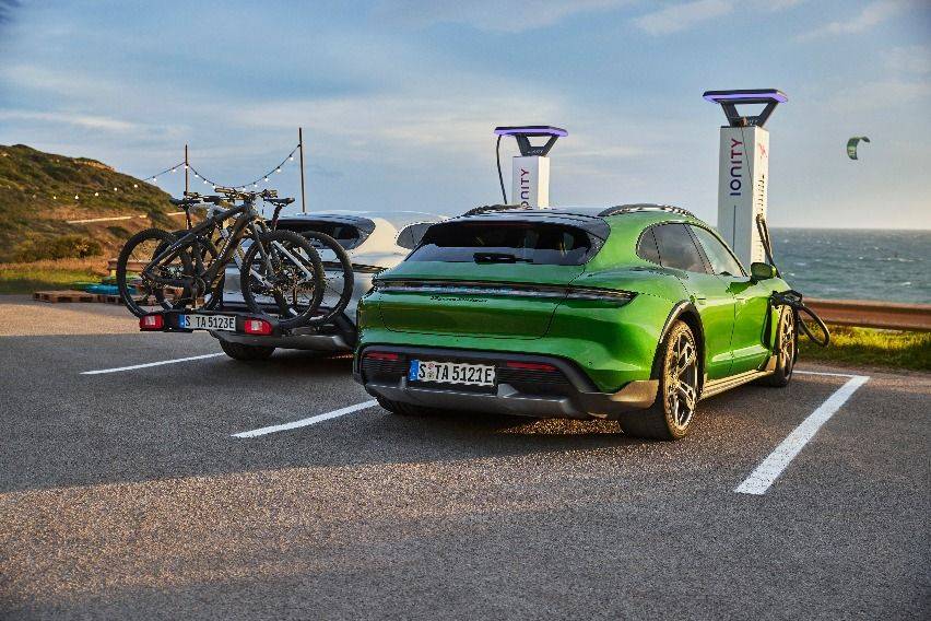 Taycan Cross Turismo
