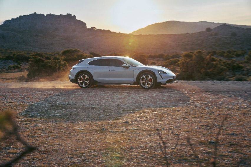 Taycan Cross Turismo