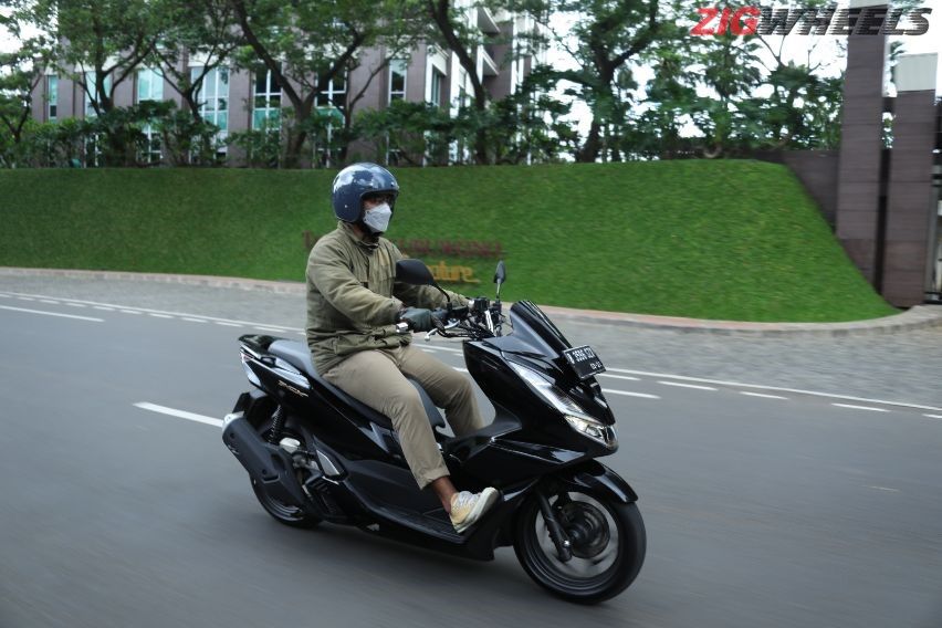 Content to image for Konsumsi BBM Honda PCX 160 RoadSync, Jarang Mampir ke Pom Bensin