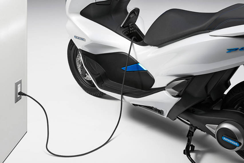 honda-pxc-electric-plug