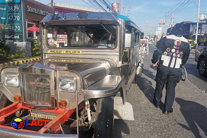 I-ACT checks health protocol compliance of PUVs in Bulacan IACT