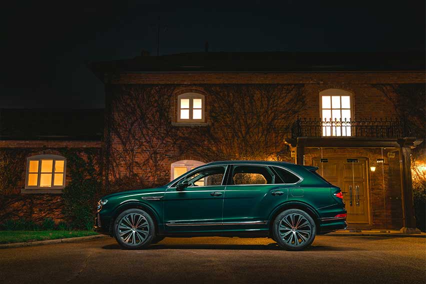 bentayga-hybrid-green-side