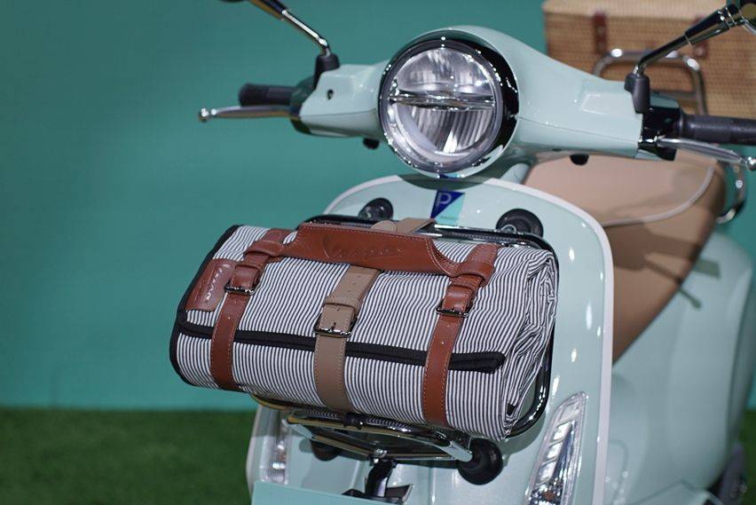 Vespa primavera picnic