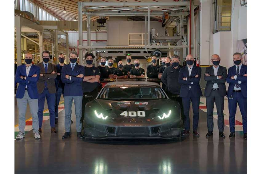 Lamborghini-Assembly-Line