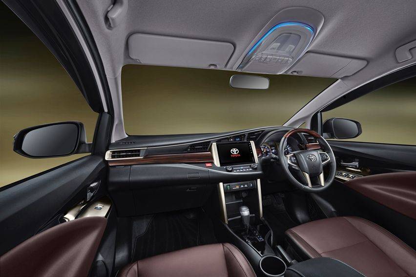 interior kijang innova