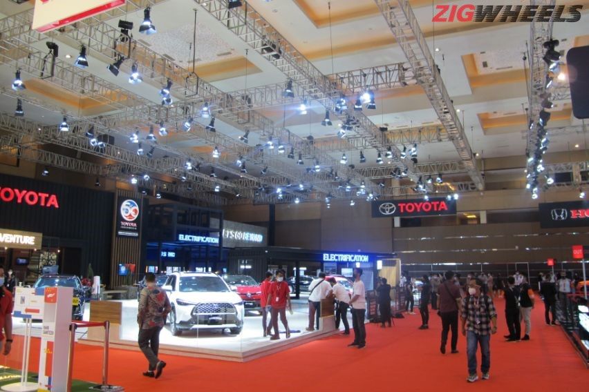 IIMS Hybrid 2021: Ragam Program Penjualan Menarik yang Ditawarkan para APM Mobil IIMS hybrid 2021