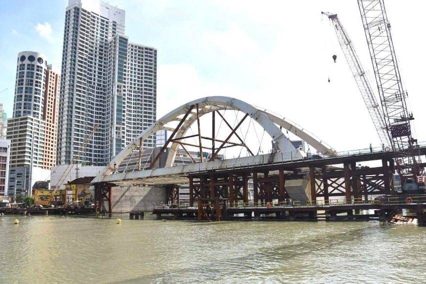 Binondo-Intramuros Bridge construction