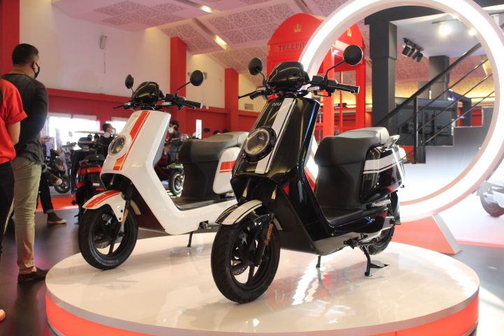 IIMS Hybrid 2021: Deretan Motor Listrik Penyita Perhatian, Paling Murah Mulai Rp11 Jutaan Niu skuter listrik