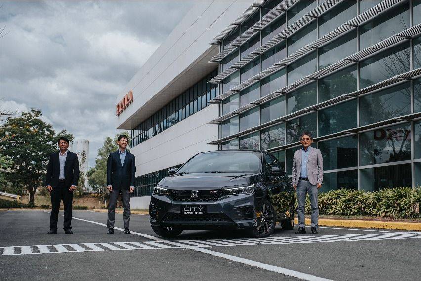 HCPI executives with the all-new Honda-City Hatchback