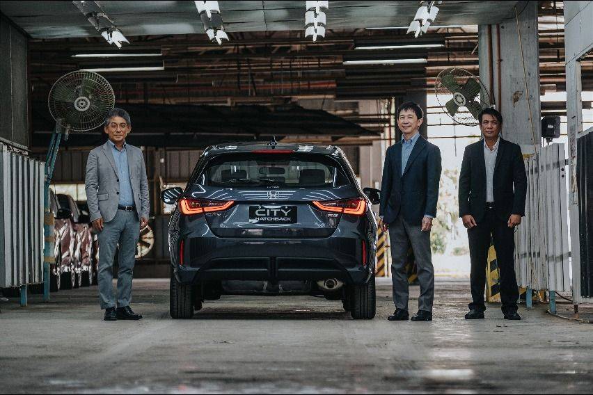 HCPI executives with the all-new Honda-City Hatchback