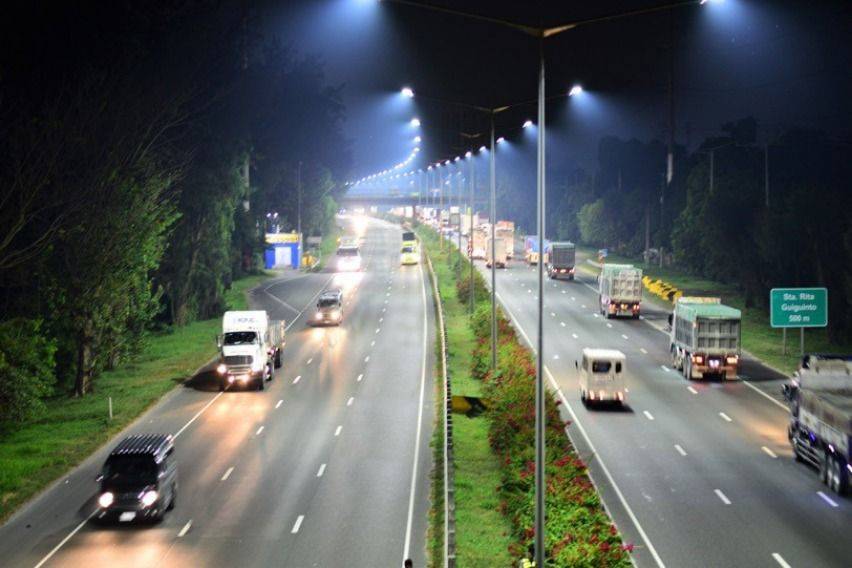 NLEX Corporation road lights