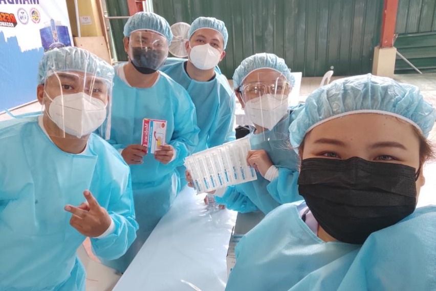 SMC loans own doctors and nurses to LGUs to boost vaccine rollout  Medical workers from SMC