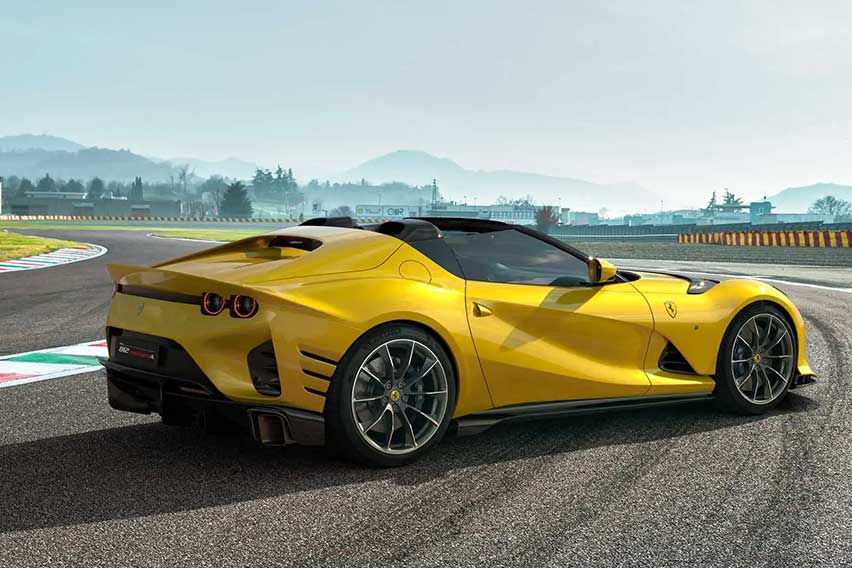 Ferrari-812-Competizione-Aperta