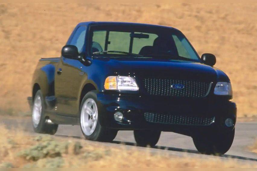 Ford-SVT-F-150-Lightning