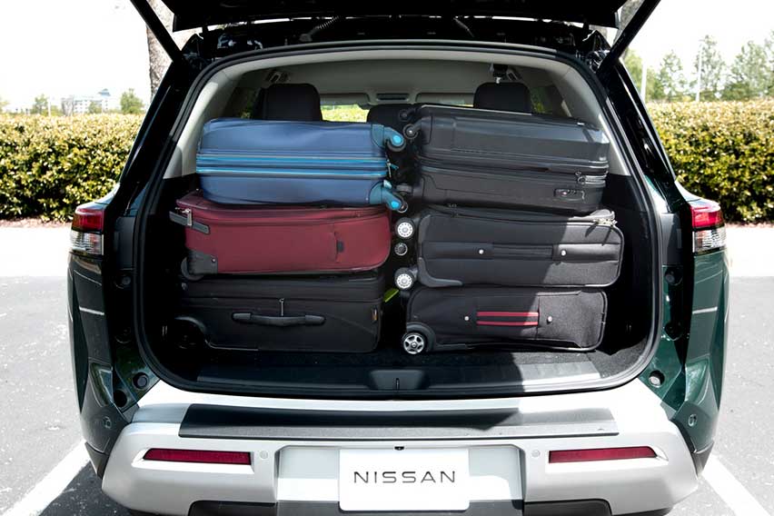Nissan USA shows off Pathfinder's cargocarrying capabilities