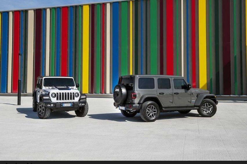 Jeep-Wrangler-4Xe-s-1