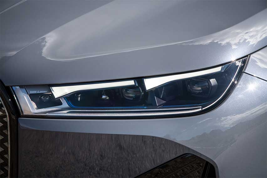 bmw-ix-xdrive50-led-lights