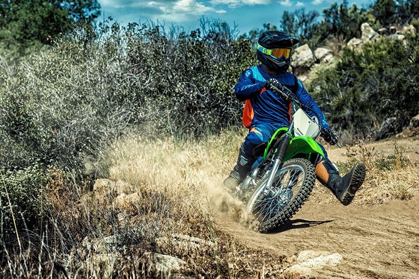 Kawasaki KLX140R F Datang Memenuhi Hasrat Pehobi Jalur Ekstrem Kawasaki KLX140R F
