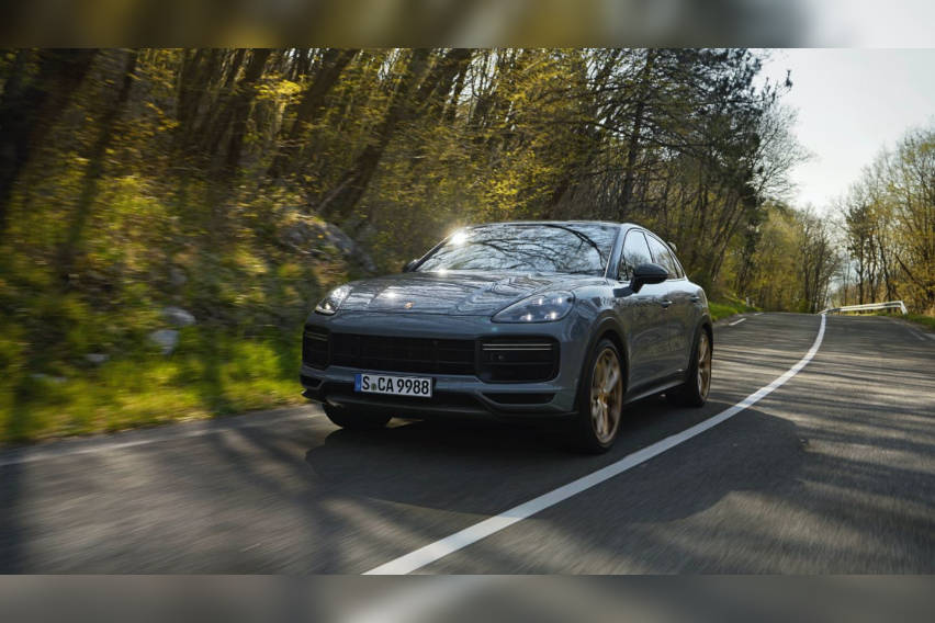 2022-Porsche-Cayenne-Turbo-GT-2