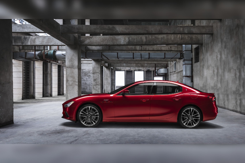 Maserati expands Ghibli, Quattroporte, and Levante model lineup with new trims MaseratiGhibliTrofeo