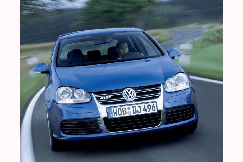 volkswagen_golf_r32-