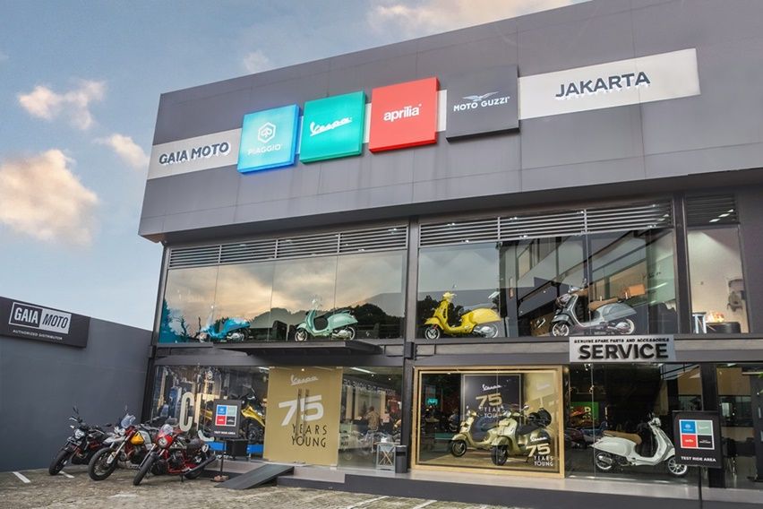 Nuansa Ulang Tahun ke-75 Hiasi Diler Vespa Gaia Motor