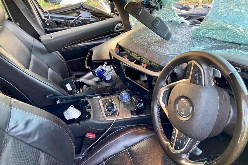 jeep grand cherokee summit crash