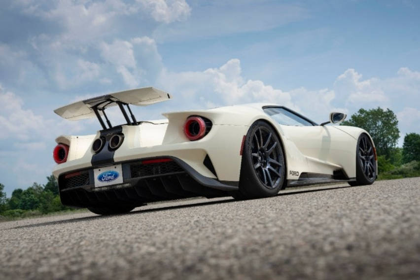 2022-Ford-GT-’64-Heritage-Edition-2