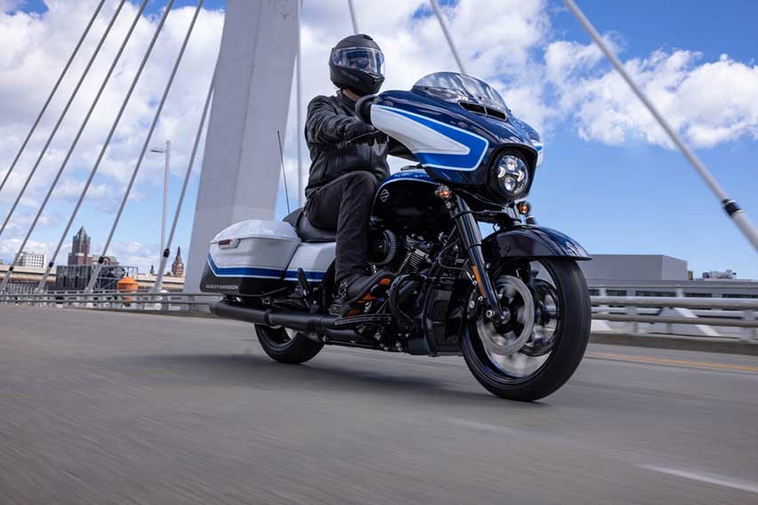 Harley-Davidson Street Glide bikes get hand-painted Arctic Blast colors 