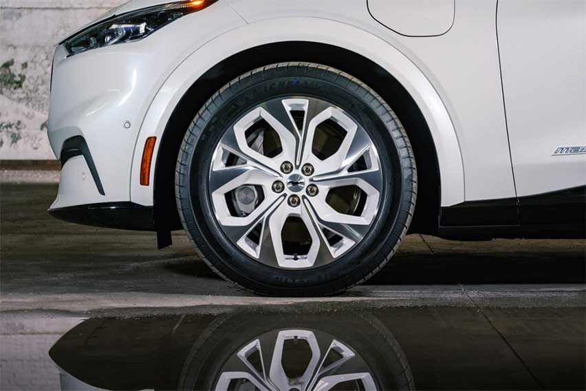 Ford-Mach-E-Ice-White-Appearance-Package