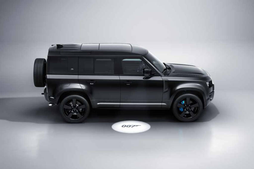 land-rover-defender-v8-bond-edition-1