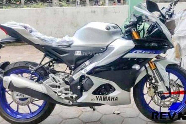 Yamaha R15M