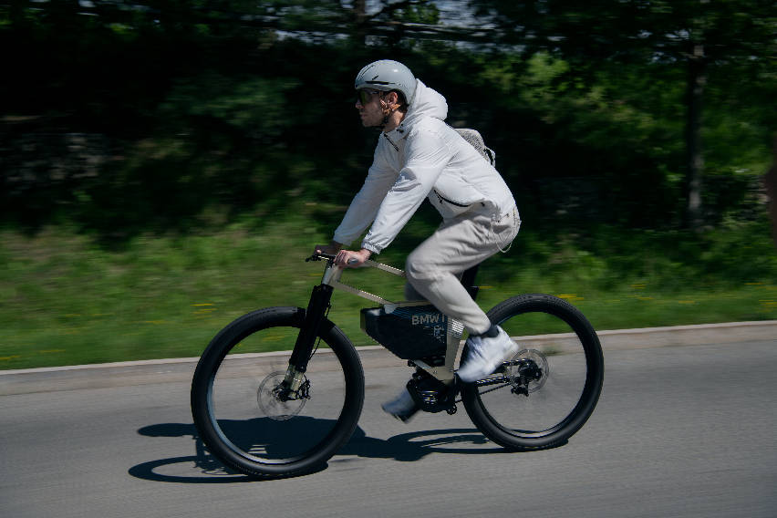 Bmw electric outlet cycle