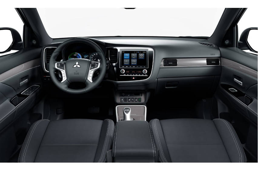 outlander-phev-interior-4