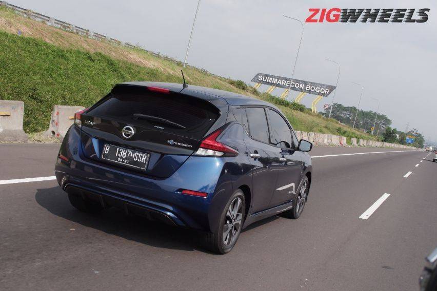 review nissan leaf