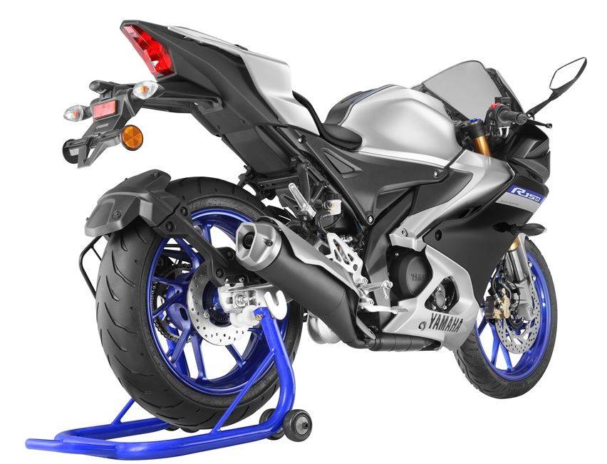 Yamaha R15M