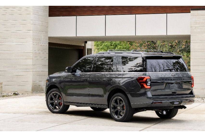 Ford-Expedition-Stealth-Edition-Performance-Package