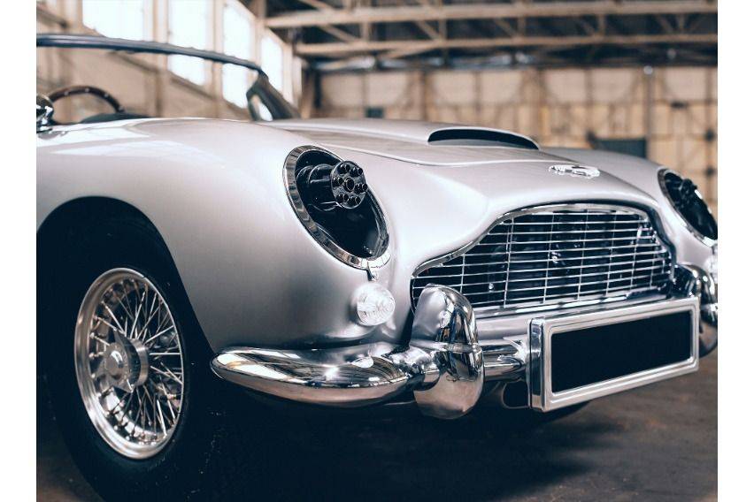 Aston-Martin-DB5-Junior