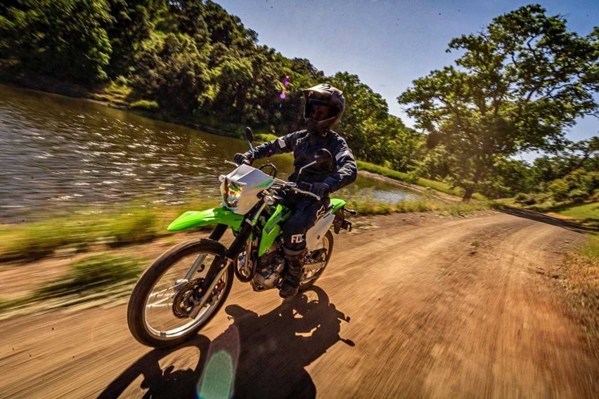 Varian Kawasaki KLX Series Makin Banyak, Kenali Satu per Satu Kawasaki KLX230S 2022