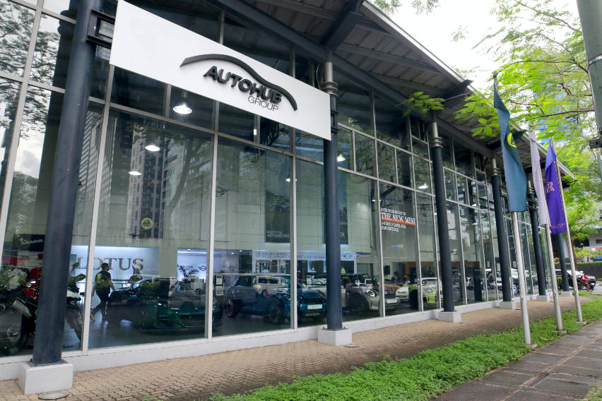 autohub-showroom