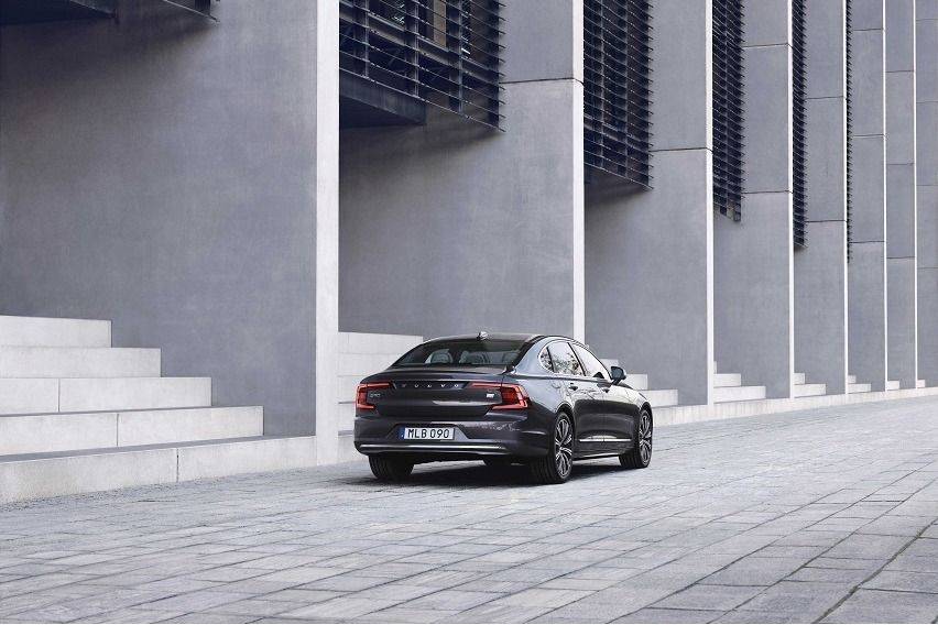 Volvo S90 Plug-In Hybrid
