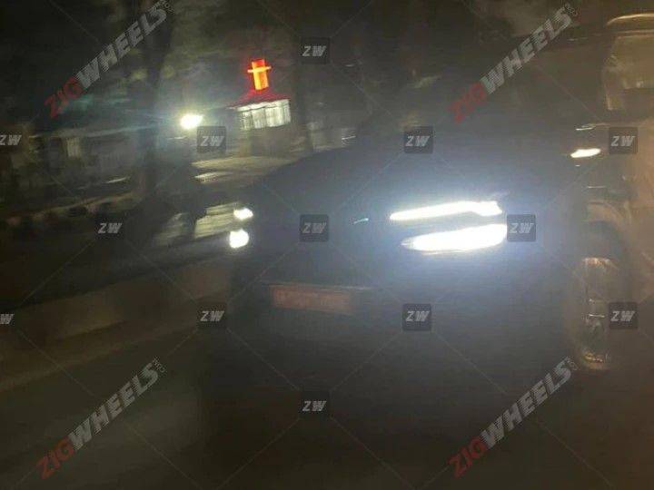 Kia Carens spy shot