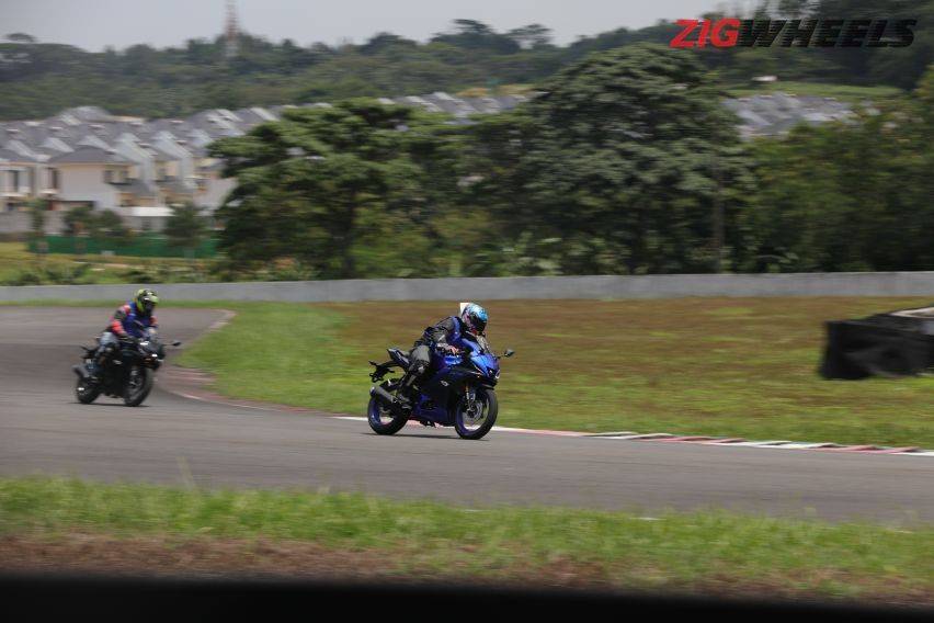 review Yamaha R15M