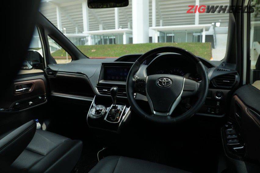 Toyota voxy interior