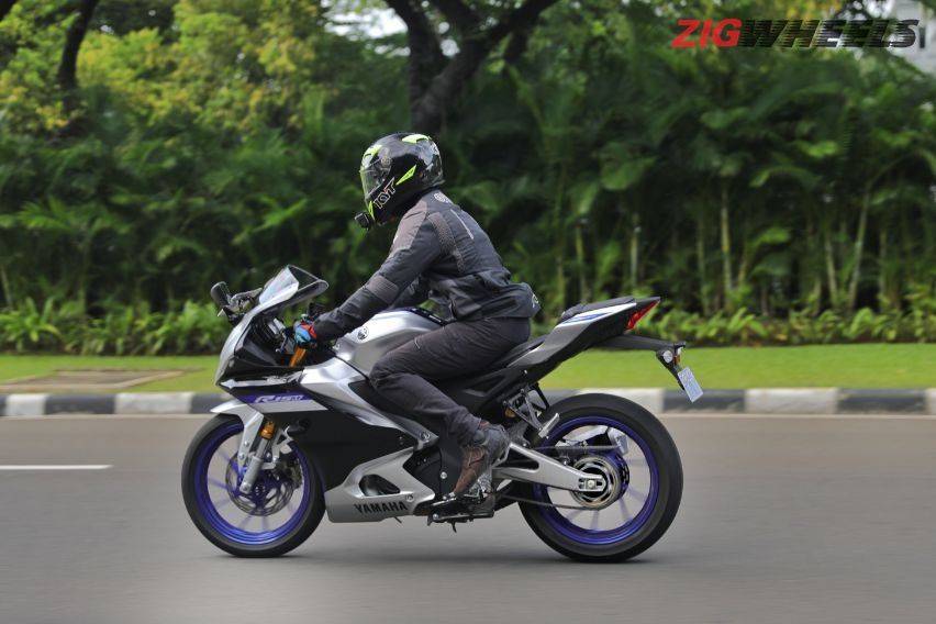 review Yamaha R15M 2022