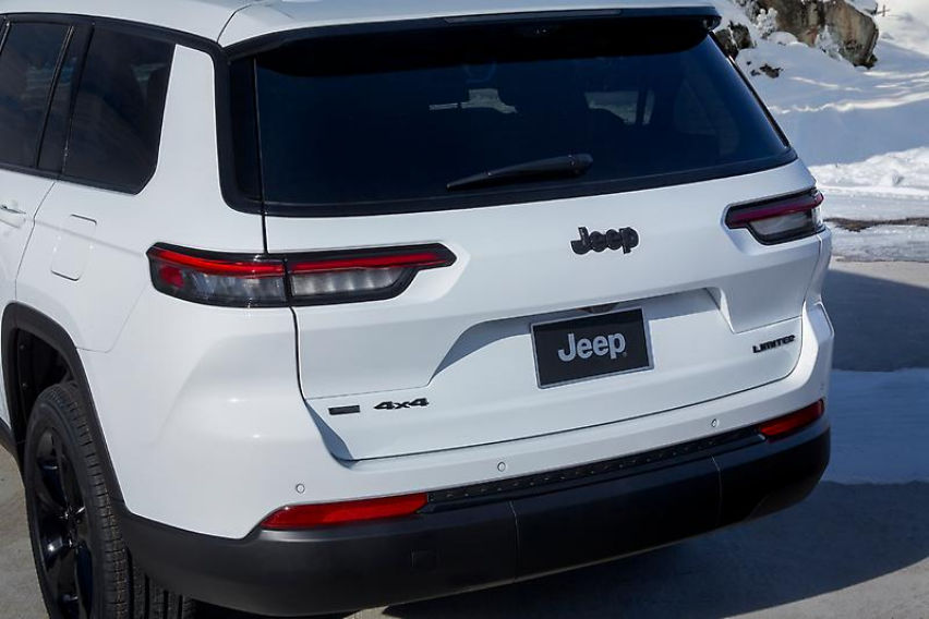 Jeep to debut Grand Cherokee L with Limited Black appearance package at