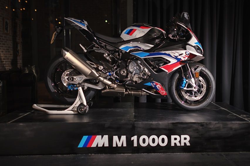 BMW Motorrad Indonesia Rilis M 1000 RR Sebuas Superbike, Harganya Setara SUV X5 BMW Motorrad Indonesia Rilis M 1000 RR Sebuas Superbike, Harganya Setara SUV X5
