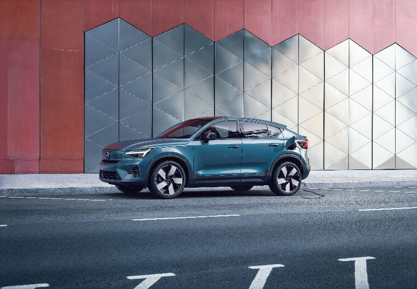Volvo introduces refreshed XC40 range, adds single-motor C40 Recharge variant Volvo introduces refreshed XC40 range, adds single-motor C40 Recharge variant